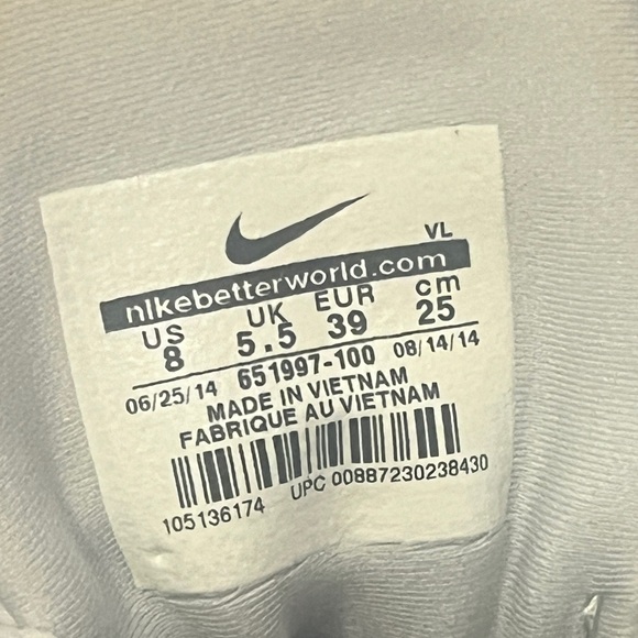 Nike Women’s Golf Shoe - Picture 3 of 3